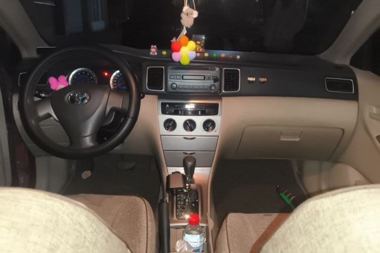 Used Toyota Corolla EX 2013 1.6L Automatic Excellence Edition Center Console