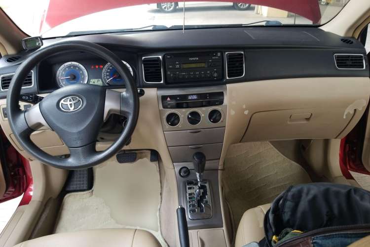 Used Toyota Corolla EX 2013 1.6L Automatic Excellence Edition Center Console