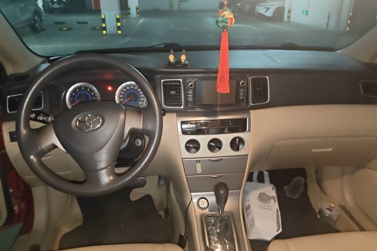 Used Toyota Corolla EX 2013 1.6L Automatic Luxury Edition Center Console