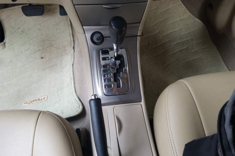 Used Toyota Corolla EX 2013 1.6L Automatic Excellence Edition Gear Lever