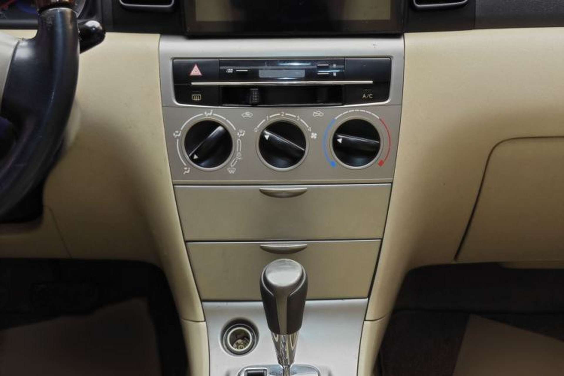 Used Toyota Corolla EX 2013 1.6L Automatic Excellence Edition Interior 10