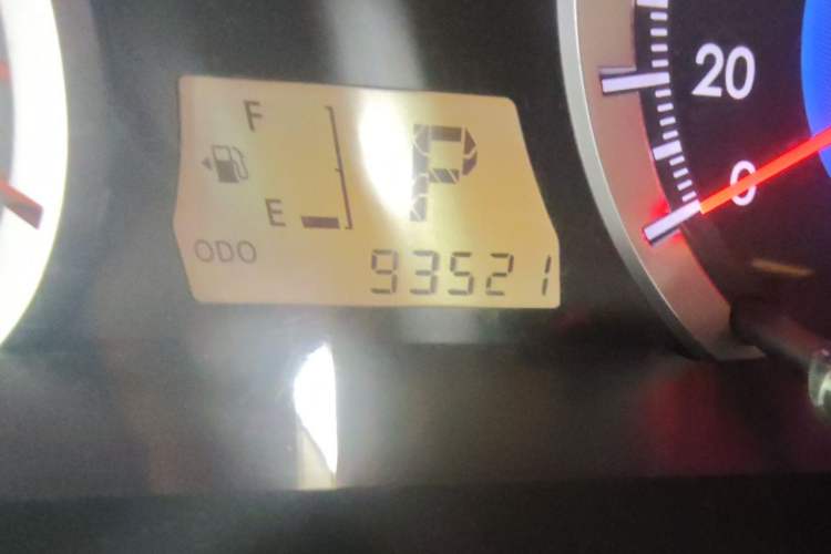 Used Toyota Corolla EX 2013 1.6L Automatic Luxury Edition Odometer Close Up