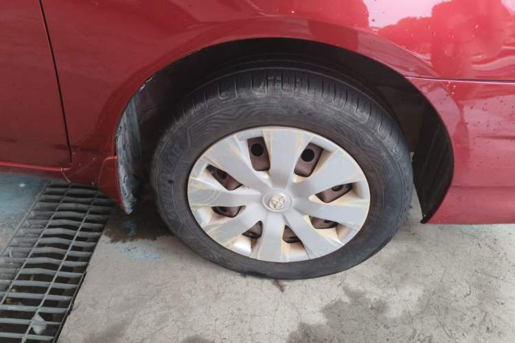 Used Toyota Corolla EX 2013 1.6L Automatic Excellence Edition Right Front Wheel Hub