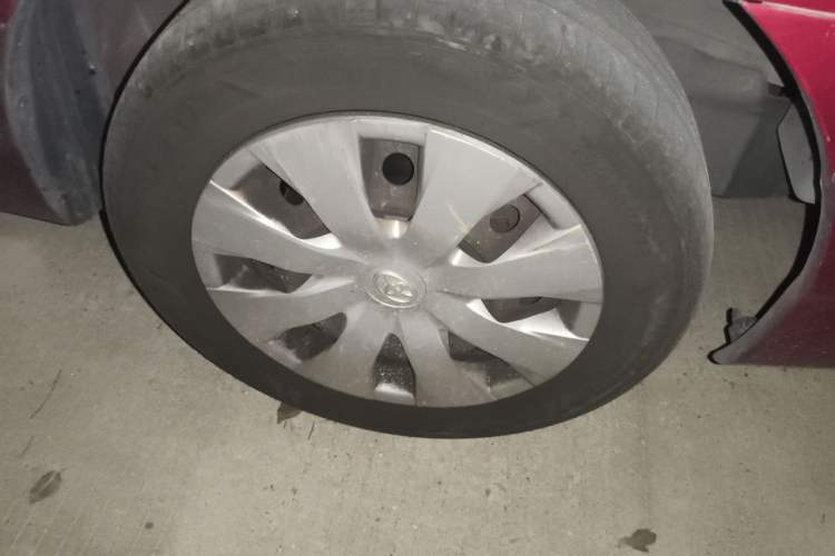 Used Toyota Corolla EX 2013 1.6L Automatic Excellence Edition Right Front Wheel Hub