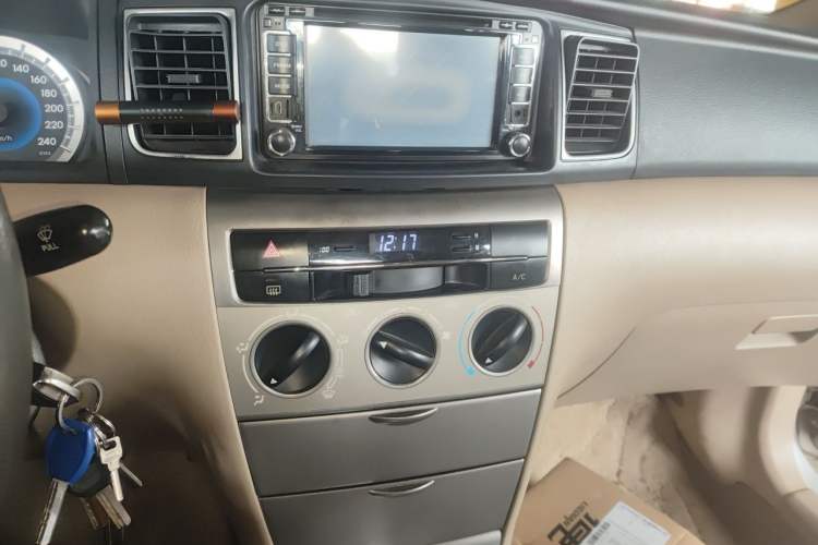 Used Toyota Corolla EX 2013 1.6L Automatic Excellence Edition Audio And AC Panel