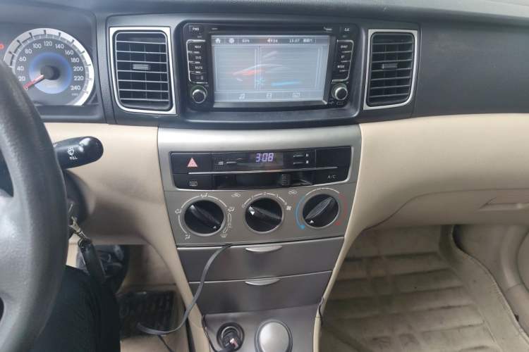 Used Toyota Corolla EX 2013 1.6L Automatic Luxury Edition Audio And AC Panel