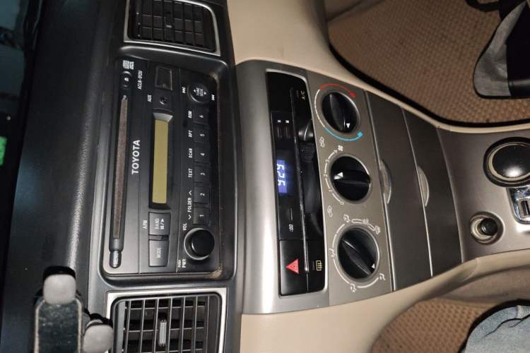Used Toyota Corolla EX 2013 1.6L Automatic Excellence Edition Audio And AC Panel