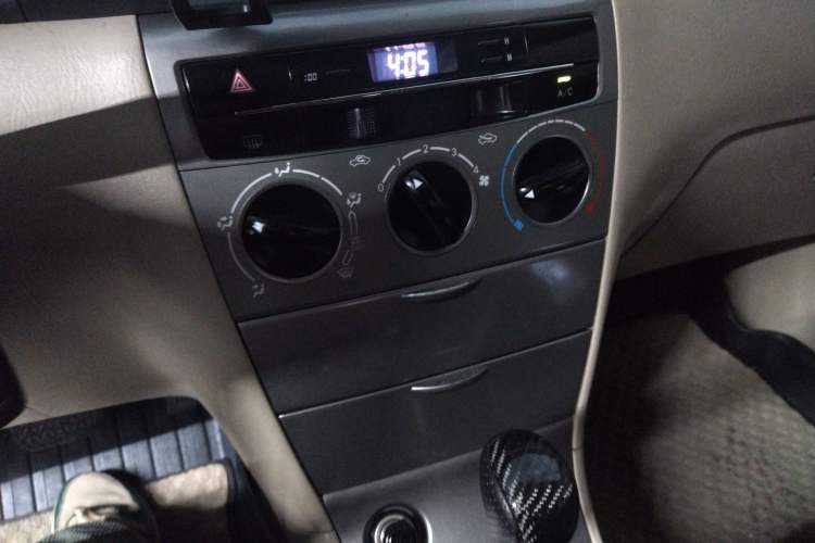 Used Toyota Corolla EX 2013 1.6L Automatic Excellence Edition Audio And AC Panel