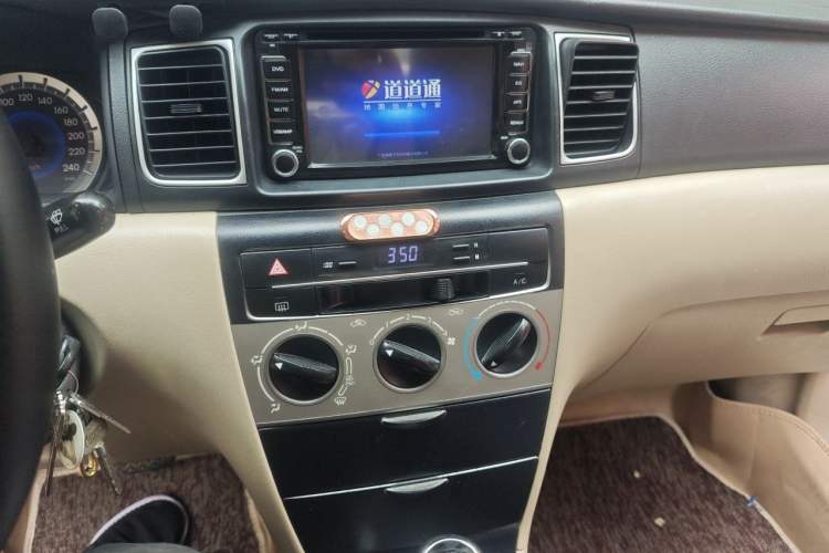 Used Toyota Corolla EX 2013 1.6L Automatic Excellence Edition Audio And AC Panel