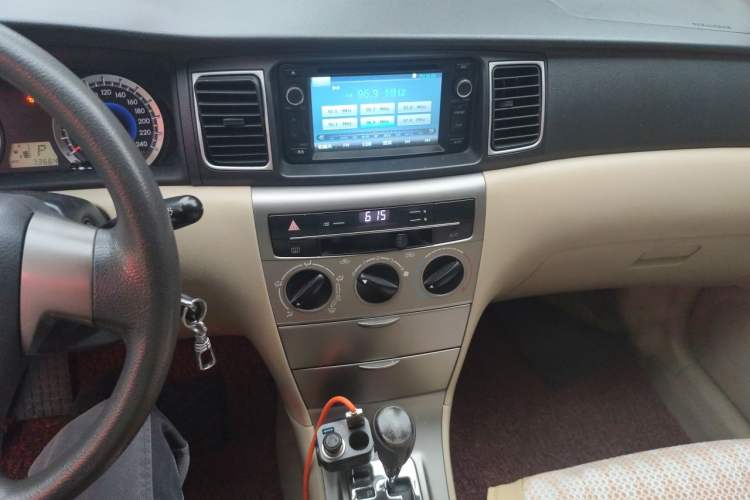 Used Toyota Corolla EX 2013 1.6L Automatic Luxury Edition Audio And AC Panel