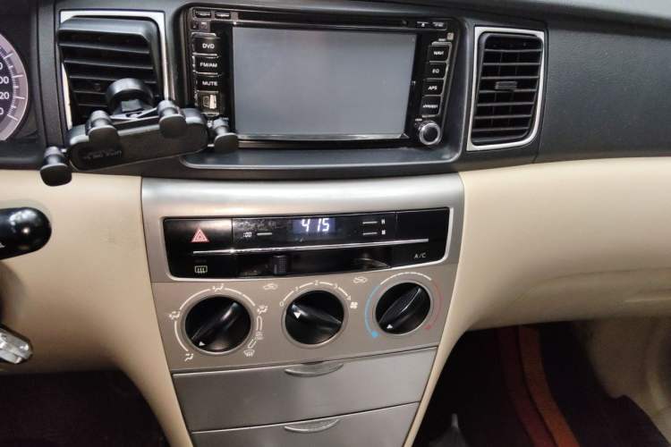 Used Toyota Corolla EX 2013 1.6L Automatic Excellence Edition Audio And AC Panel