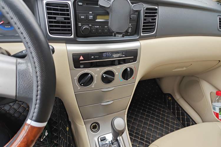 Used Toyota Corolla EX 2013 1.6L Automatic Luxury Edition Audio And AC Panel