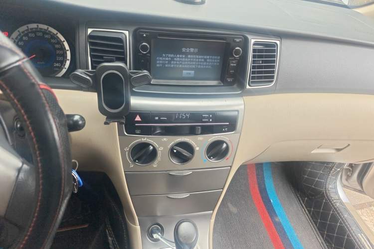 Used Toyota Corolla EX 2013 1.6L Automatic Excellence Edition Audio And AC Panel