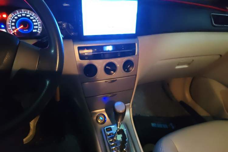 Used Toyota Corolla EX 2013 1.6L Automatic Luxury Edition Audio And AC Panel