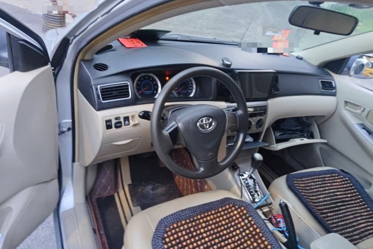 Used Toyota Corolla EX 2013 1.6L Automatic Excellence Edition Center Console