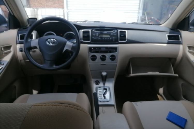 Used Toyota Corolla EX 2013 1.6L Automatic Excellence Edition Center Console