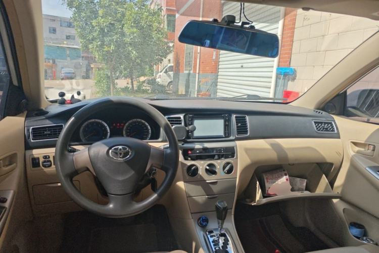 Used Toyota Corolla EX 2013 1.6L Automatic Excellence Edition Center Console