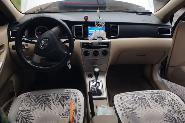 Used Toyota Corolla EX 2013 1.6L Automatic Excellence Edition Center Console