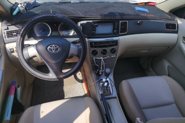 Used Toyota Corolla EX 2013 1.6L Automatic Excellence Edition Center Console