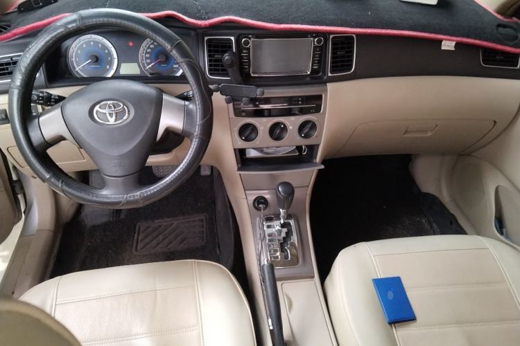 Used Toyota Corolla EX 2013 1.6L Automatic Excellence Edition Center Console