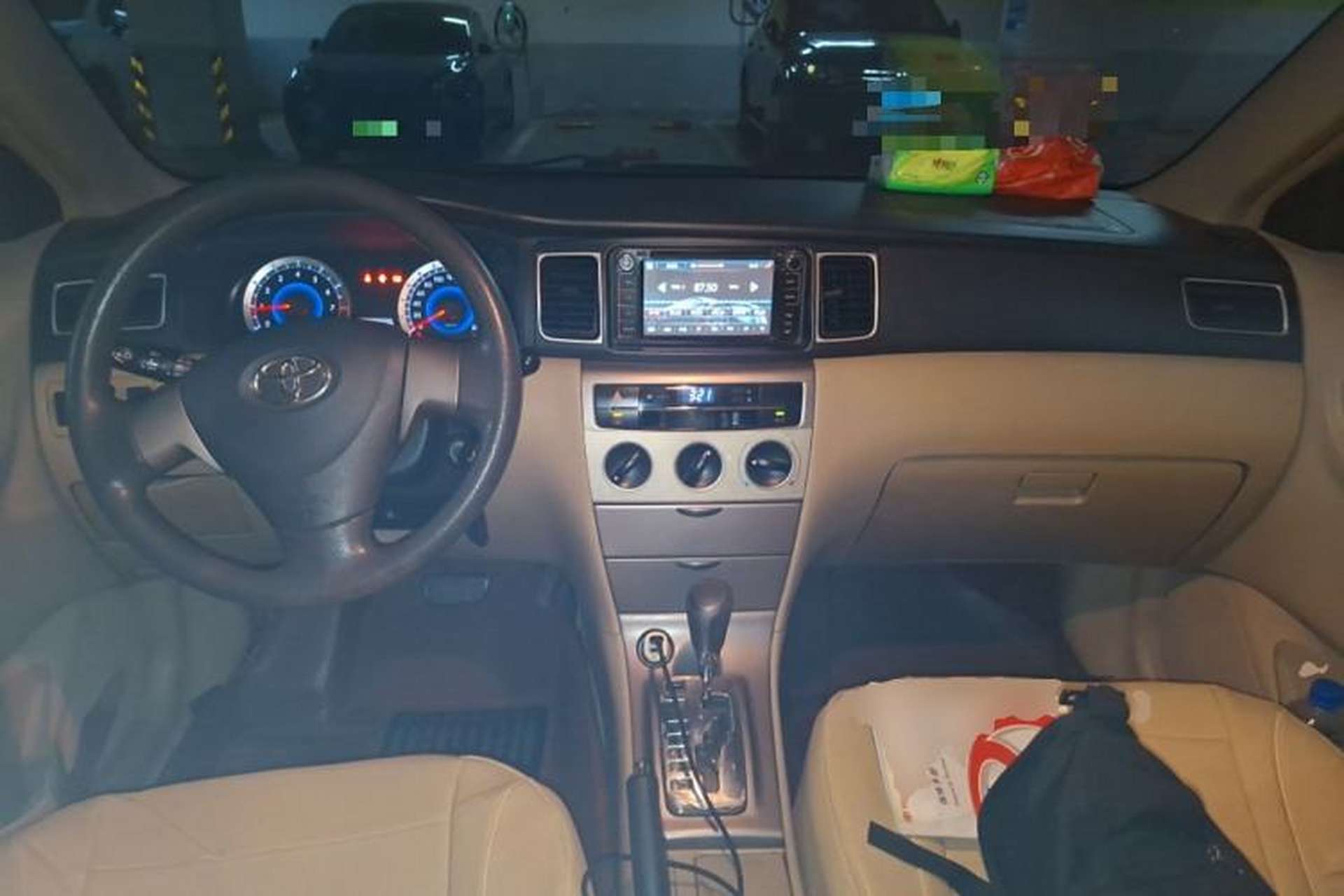 Used Toyota Corolla EX 2013 1.6L Automatic Excellence Edition Center Console