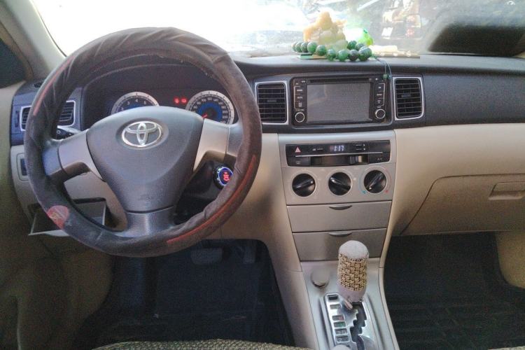 Used Toyota Corolla EX 2013 1.6L Automatic Luxury Edition Center Console