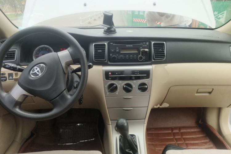 Used Toyota Corolla EX 2013 1.6L Manual Luxury Edition Center Console