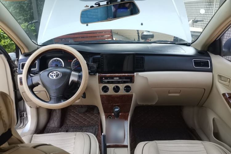 Used Toyota Corolla EX 2013 1.6L Automatic Luxury Edition Center Console