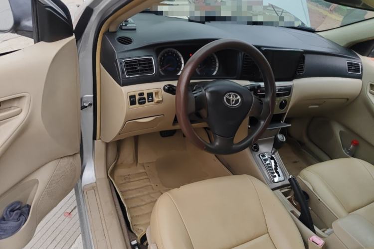 Used Toyota Corolla EX 2013 1.6L Automatic Luxury Edition Center Console