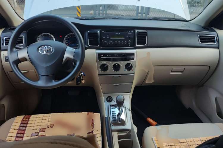 Used Toyota Corolla EX 2013 1.6L Automatic Excellence Edition Center Console