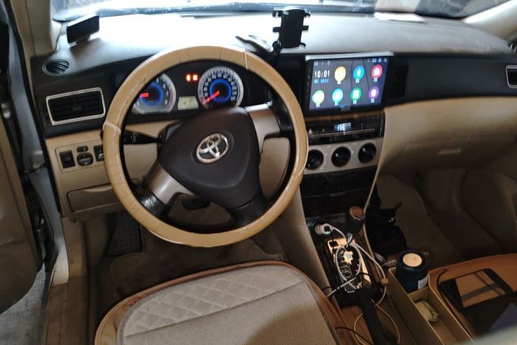 Used Toyota Corolla EX 2013 1.6L Automatic Luxury Edition Center Console