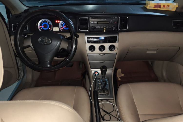 Used Toyota Corolla EX 2013 1.6L Automatic Luxury Edition Center Console