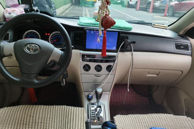 Used Toyota Corolla EX 2013 1.6L Automatic Excellence Edition Center Console