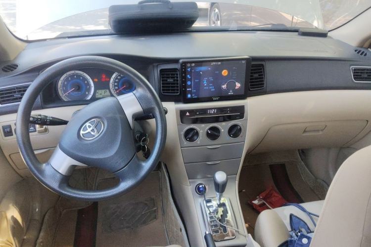 Used Toyota Corolla EX 2013 1.6L Automatic Excellence Edition Center Console
