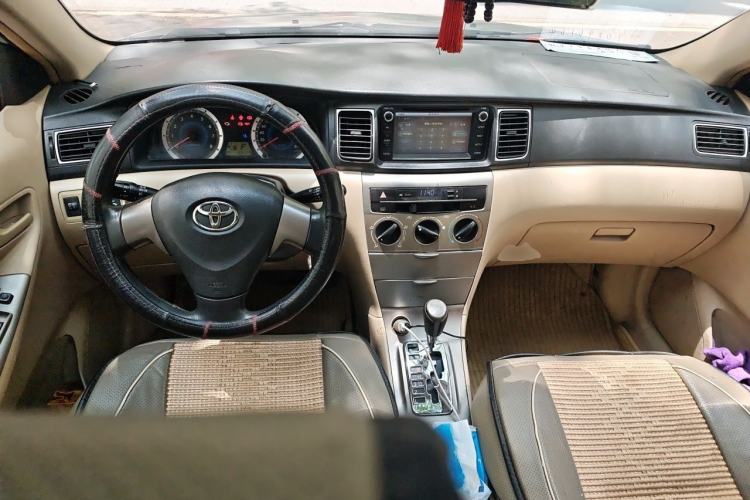 Used Toyota Corolla EX 2013 1.6L Automatic Excellence Edition Center Console