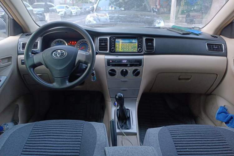 Used Toyota Corolla EX 2013 1.6L Manual Luxury Edition Center Console
