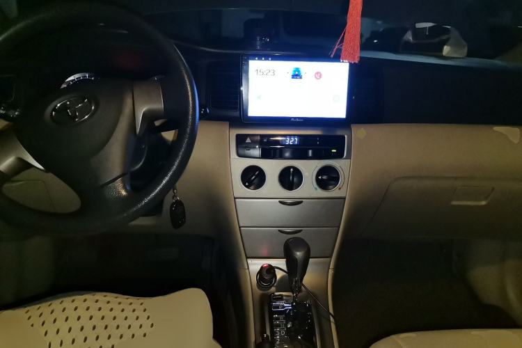 Used Toyota Corolla EX 2013 1.6L Automatic Luxury Edition Center Console