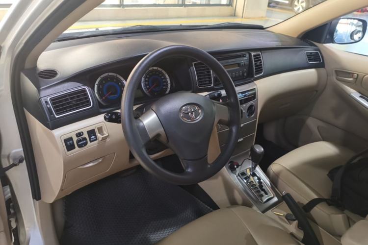 Used Toyota Corolla EX 2013 1.6L Automatic Excellence Edition Center Console