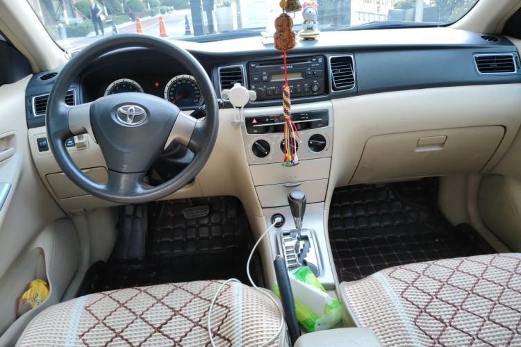 Used Toyota Corolla EX 2013 1.6L Automatic Luxury Edition Center Console