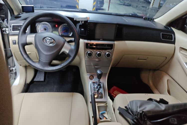 Used Toyota Corolla EX 2013 1.6L Automatic Luxury Edition Center Console