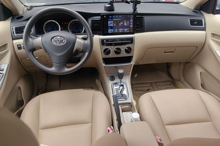 Used Toyota Corolla EX 2013 1.6L Automatic Excellence Edition Center Console