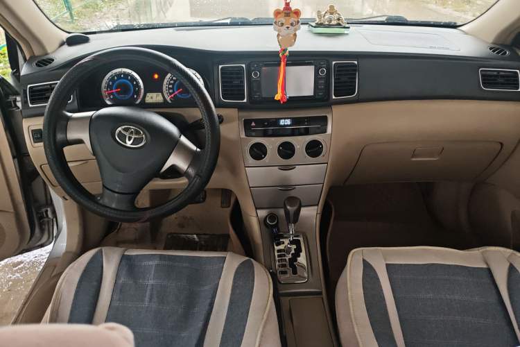 Used Toyota Corolla EX 2013 1.6L Automatic Luxury Edition Center Console