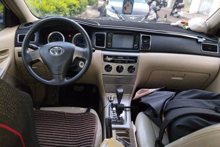 Used Toyota Corolla EX 2013 1.6L Automatic Luxury Edition Center Console