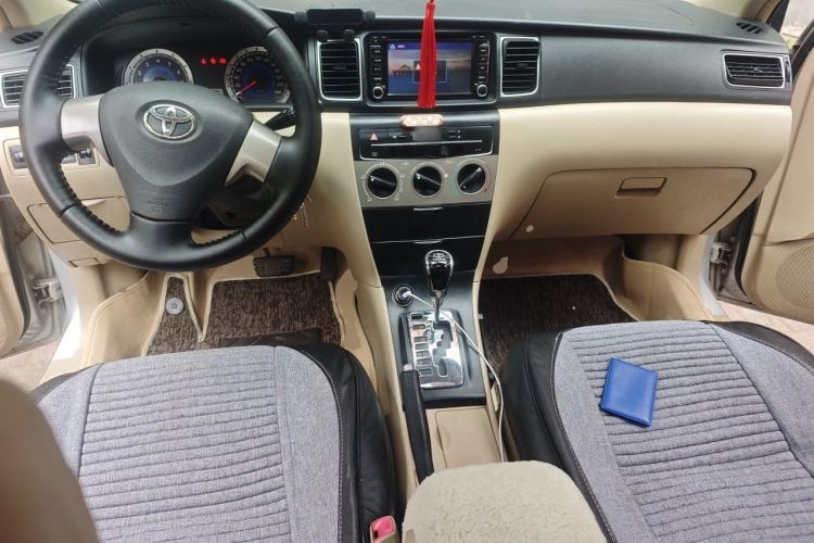 Used Toyota Corolla EX 2013 1.6L Automatic Excellence Edition Center Console