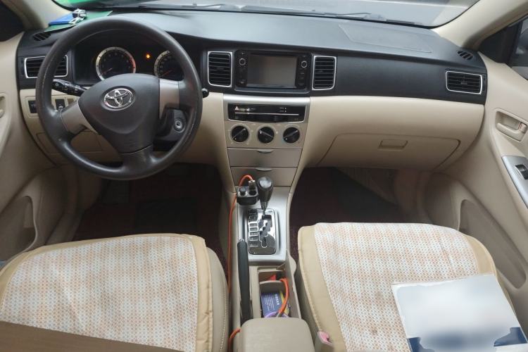 Used Toyota Corolla EX 2013 1.6L Automatic Luxury Edition Center Console