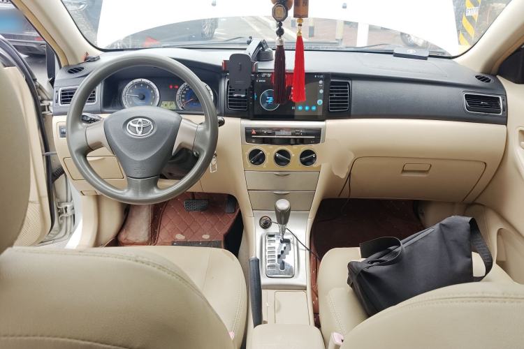 Used Toyota Corolla EX 2013 1.6L Automatic Luxury Edition Center Console
