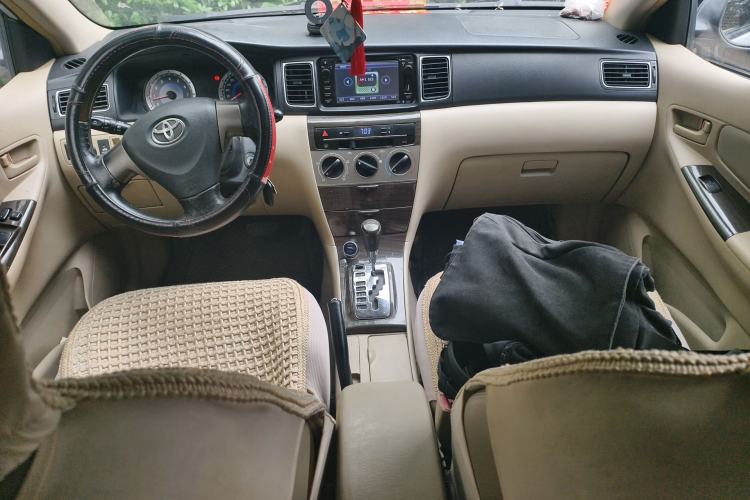 Used Toyota Corolla EX 2013 1.6L Automatic Luxury Edition Center Console