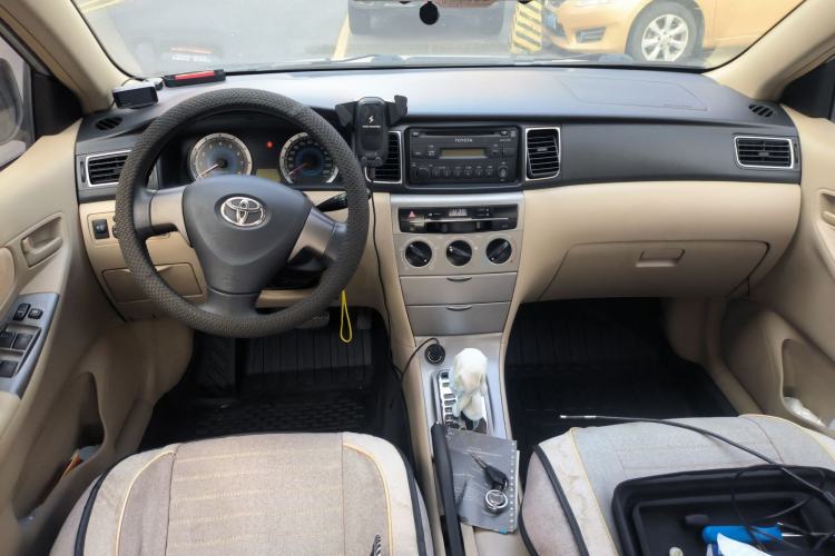 Used Toyota Corolla EX 2013 1.6L Automatic Excellence Edition Center Console