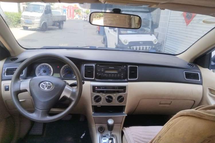 Used Toyota Corolla EX 2013 1.6L Automatic Excellence Edition Center Console