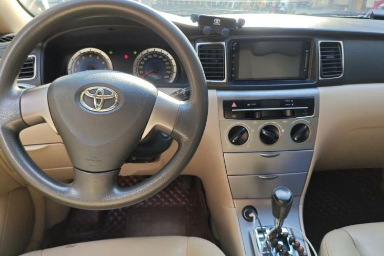 Used Toyota Corolla EX 2013 1.6L Automatic Luxury Edition Center Console